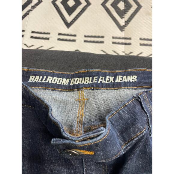Men's Duluth Men's Ballroom Double Flex Relaxed Fit Jeans Size 46 X 30 - Picture 3 of 6